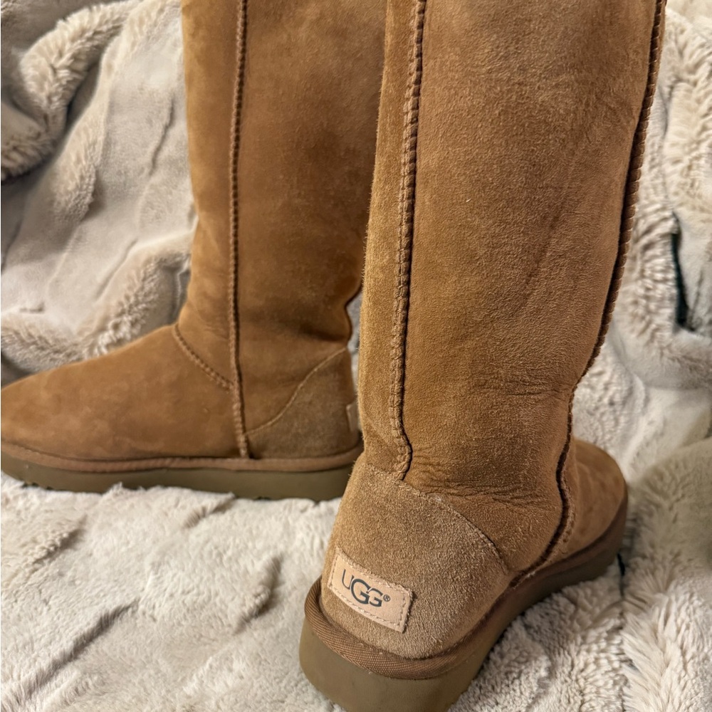 UGG Women's chestnut tall Winter Boots with shearling lining LIKE NEW - Picture 10 of 13